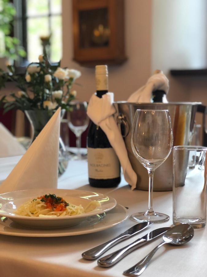 克洛碧洛维萨宫殿酒店 Kąty Wrocławskie 外观 照片