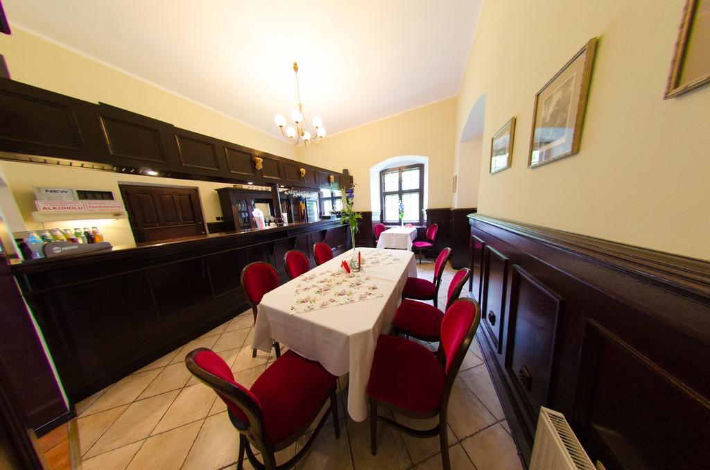 克洛碧洛维萨宫殿酒店 Kąty Wrocławskie 外观 照片
