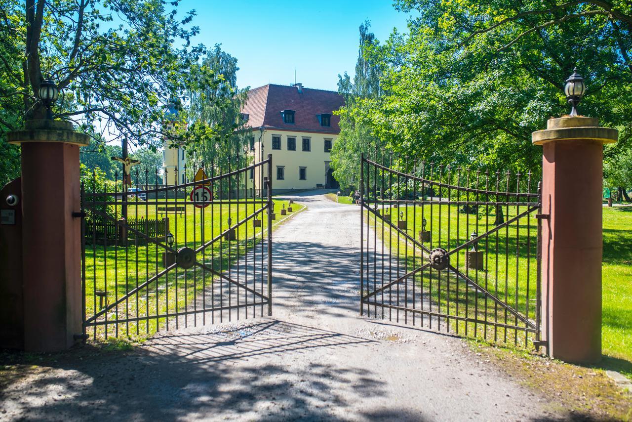 克洛碧洛维萨宫殿酒店 Kąty Wrocławskie 外观 照片